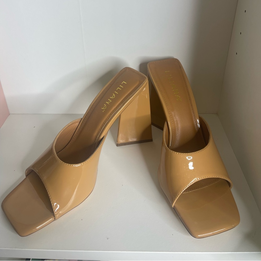 Triangle Heels